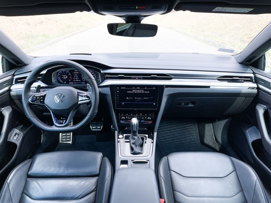 Sportautó Öltönyben – VW Arteon R Shooting Brake - Autó & Motor - MOBILITY - 2022 VW arteon r teszt, arteon r, vw arteon, VW arteon r teszt, 