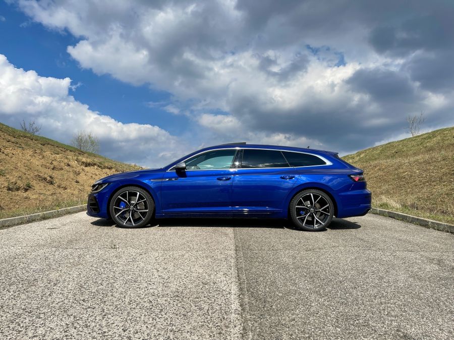 Sportautó Öltönyben – VW Arteon R Shooting Brake - Autó & Motor - MOBILITY - 2022 VW arteon r teszt, arteon r, vw arteon, VW arteon r teszt, 