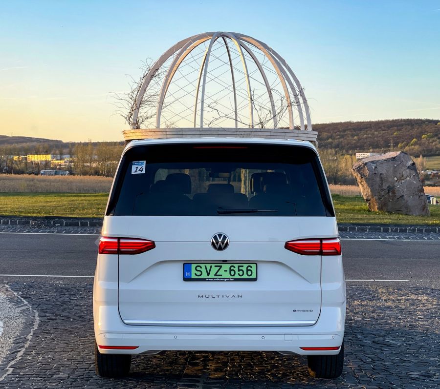 A bűvös hetes – Volkswagen T7 Multivan RT Plug-In-Hybrid - Autó & Motor - MOBILITY - 2022 VW Multivan teszt, t7 multivan, T7 Multivan plug-in hybrid teszt, Volkswagen T7 Multivan PHEV teszt, 