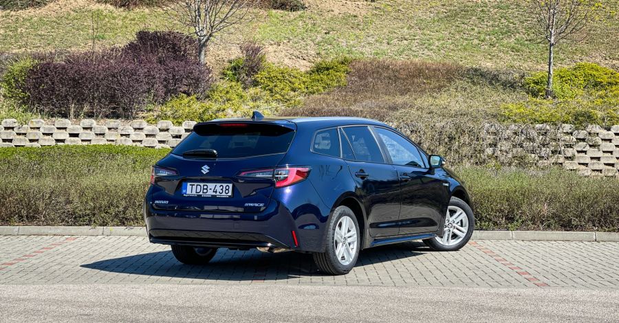 Piaci belépő és kreatív hozzáállás – Suzuki Swace 1.8L Hibrid GL+ CVT 2WD - Autó & Motor - MOBILITY - Suzuki Swace 1.8 hybrid GL+ teszt, suzuki swace teszt, swace 1.8 hybrid, swace teszt, 