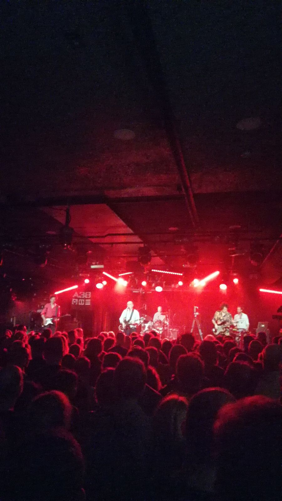 Generációk egymás mellett  Avagy hogy jön ahhoz az Európa Kiadó, hogy 2022-ben egy teltházas koncertet hozzon össze az A38-on? - STYLENEWS - Kultúra - a38, a38 koncert, európa kiadó,