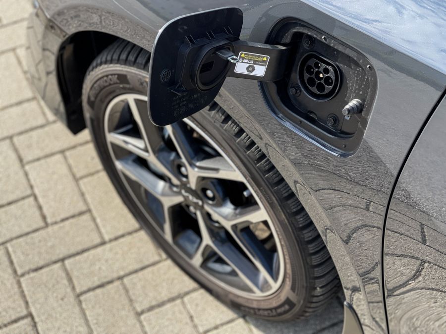 Kizöldült a racionalitás – KIA Ceed kombi Plug-in Hybrid Platinum - Autó & Motor - MOBILITY - 