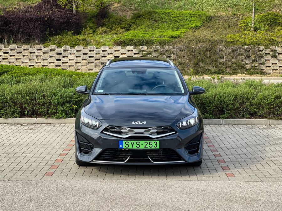 Kizöldült a racionalitás – KIA Ceed kombi Plug-in Hybrid Platinum - Autó & Motor - MOBILITY - 