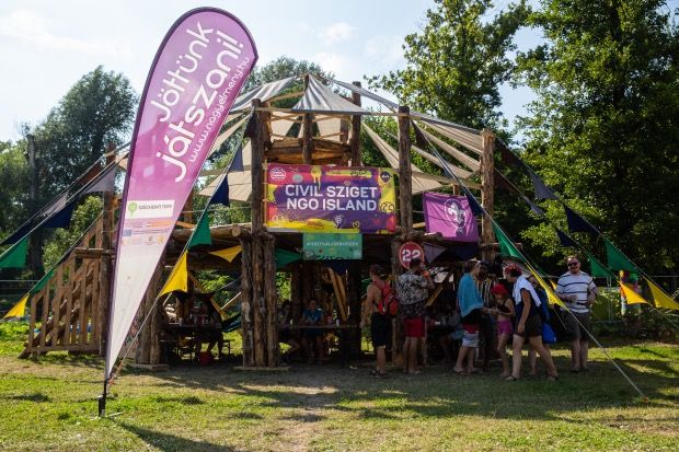 Civilek a Szigeten - Kikapcsoló - STYLENEWS - fesztiválok 2022, sziget 2022, 