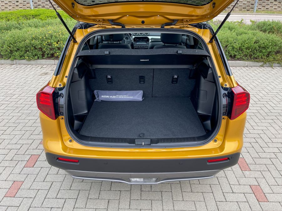 A spórolás ára – Suzuki Vitara 1.5 hibrid 6AGS 4WD GLX Panoráma - Autó & Motor - MOBILITY - 2022 Suzuki Vitara 1.5 GLX hibrid teszt, Suzuki Vitara full-hibrid teszt, Suzuki Vitara Hibrid teszt, Vitara 1.5 Hibrid GLX Panoráma teszt, 