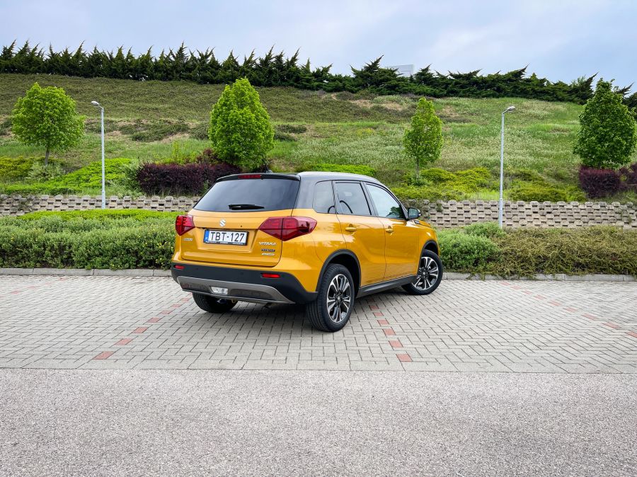 A spórolás ára – Suzuki Vitara 1.5 hibrid 6AGS 4WD GLX Panoráma - Autó & Motor - MOBILITY - 2022 Suzuki Vitara 1.5 GLX hibrid teszt, Suzuki Vitara full-hibrid teszt, Suzuki Vitara Hibrid teszt, Vitara 1.5 Hibrid GLX Panoráma teszt, 