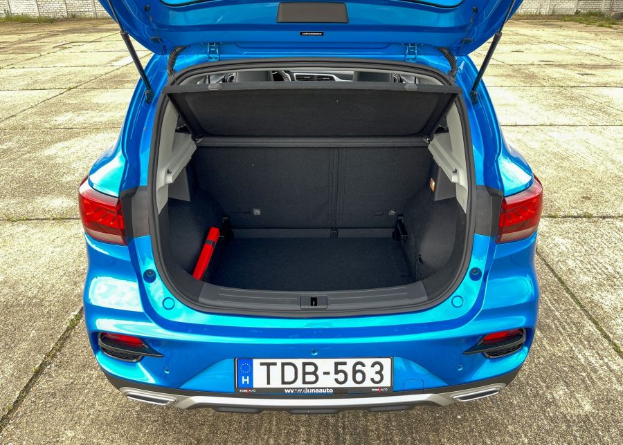 Sakk keletről – MG ZS T-GDI Exclusive 1.0 - Autó & Motor - MOBILITY - 