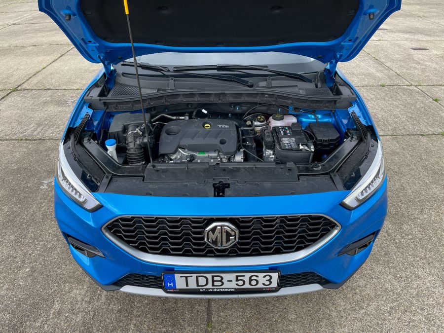 Sakk keletről – MG ZS T-GDI Exclusive 1.0 - Autó & Motor - MOBILITY - 