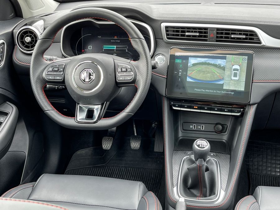 Sakk keletről – MG ZS T-GDI Exclusive 1.0 - Autó & Motor - MOBILITY - 