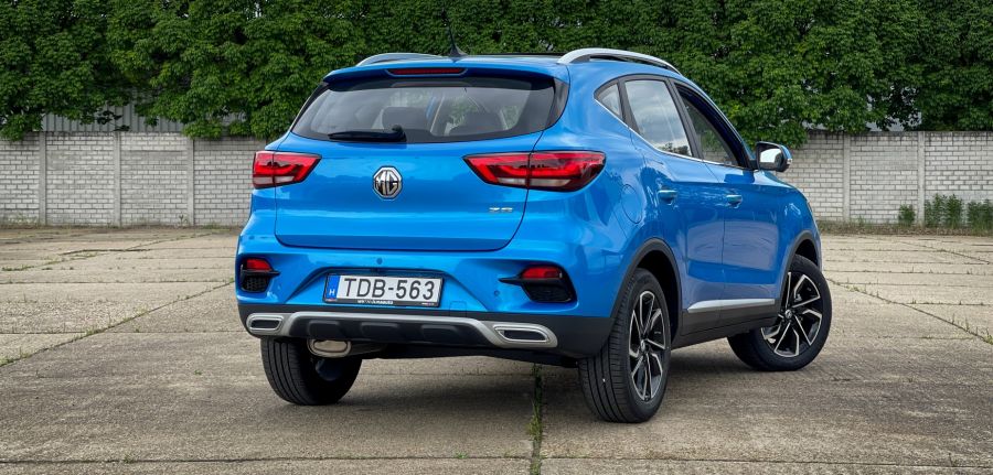 Sakk keletről – MG ZS T-GDI Exclusive 1.0 - Autó & Motor - MOBILITY - 