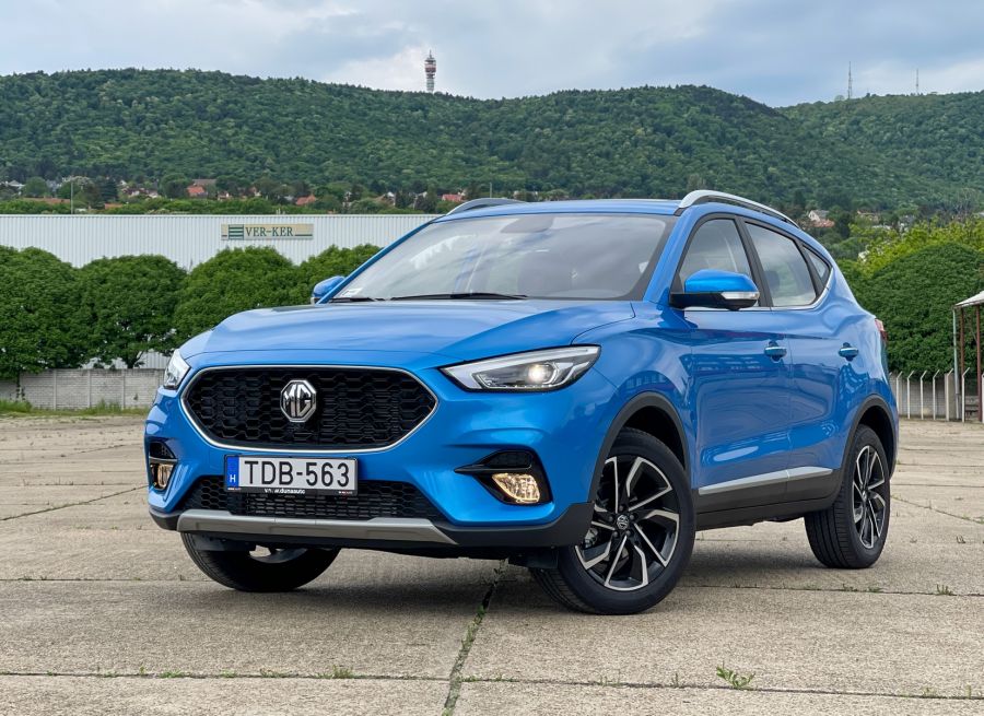 Sakk keletről – MG ZS T-GDI Exclusive 1.0 - Autó & Motor - MOBILITY - 