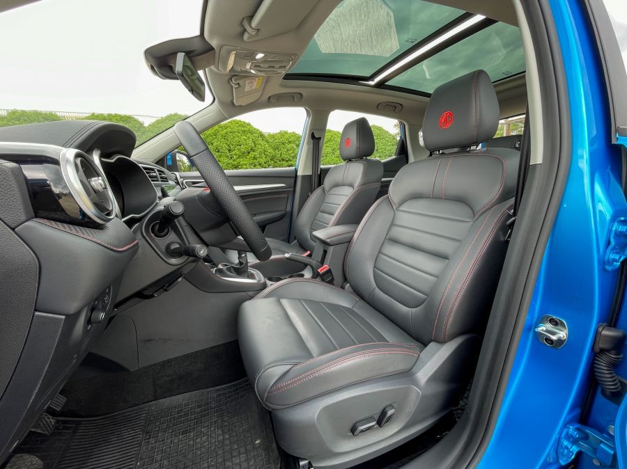 Sakk keletről – MG ZS T-GDI Exclusive 1.0 - Autó & Motor - MOBILITY - 