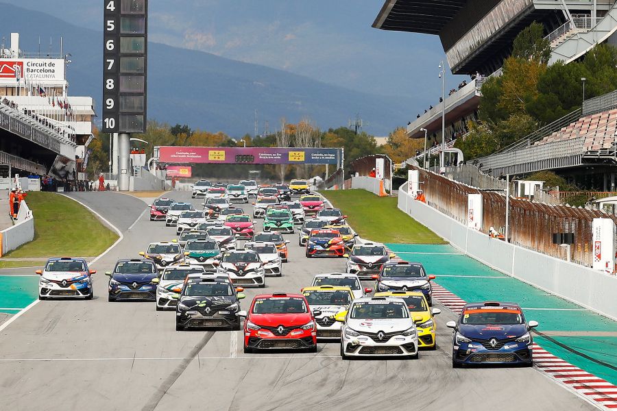 Tim Gábor közösségi adományozással indulna a Hungaroringen a Clio Cup Europe-ban - BODY & SPORT -  - clio cup europe, tim gábor, 