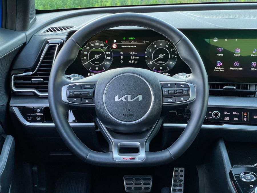 Lehet van nála menőbb, de jobb nincsen – KIA Sportage 230 Hybrid GT-Line 4WD - Autó & Motor - MOBILITY - Kia sportage 230 hybrid gt-line teszt, Kia sportage hybrid teszt, sportage kia, sportage kia 2022, sportage teszt, 