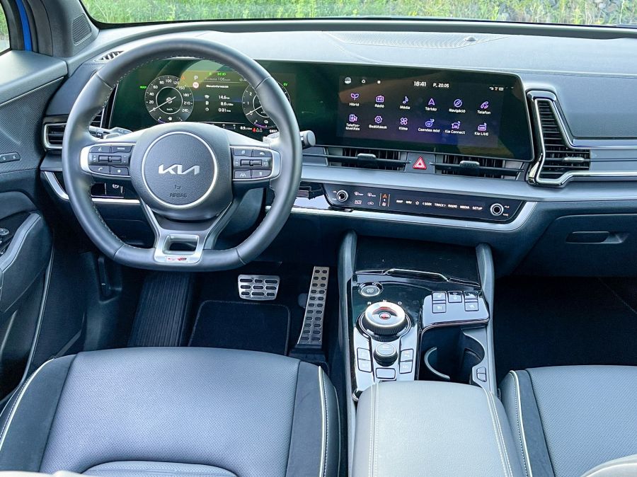 Lehet van nála menőbb, de jobb nincsen – KIA Sportage 230 Hybrid GT-Line 4WD - Autó & Motor - MOBILITY - Kia sportage 230 hybrid gt-line teszt, Kia sportage hybrid teszt, sportage kia, sportage kia 2022, sportage teszt, 