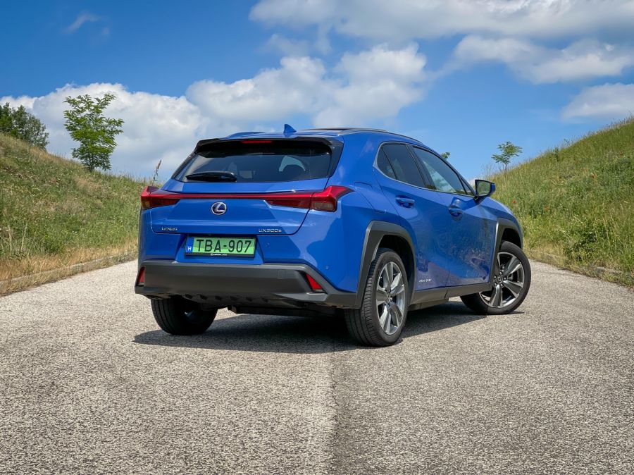 Hát most már a Lexusnak is van elektromos, pipa – Lexus UX300e Luxury - Autó & Motor - MOBILITY - Lexus ux elektromos teszt, Lexus ux300e, Lexus ux300e teszt, UX Lexus, 
