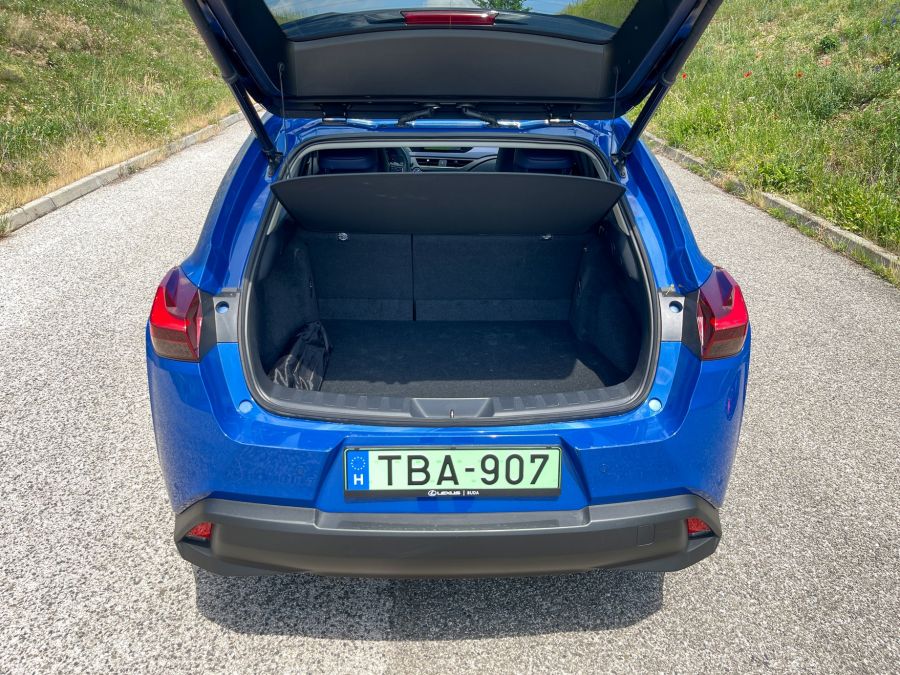 Hát most már a Lexusnak is van elektromos, pipa – Lexus UX300e Luxury - Autó & Motor - MOBILITY - Lexus ux elektromos teszt, Lexus ux300e, Lexus ux300e teszt, UX Lexus, 