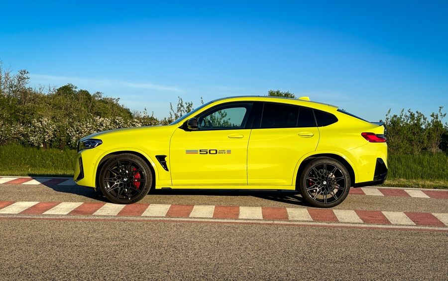 Pávatoll – BMW X4 M Competition - Autó & Motor - MOBILITY - BMW X4 M, BMW x4 M competition teszt, x4 bmw, x4 m teszt, 