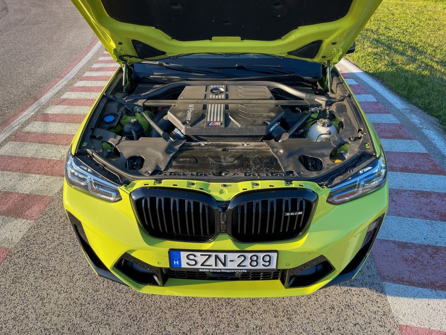Pávatoll – BMW X4 M Competition - Autó & Motor - MOBILITY - BMW X4 M, BMW x4 M competition teszt, x4 bmw, x4 m teszt, 