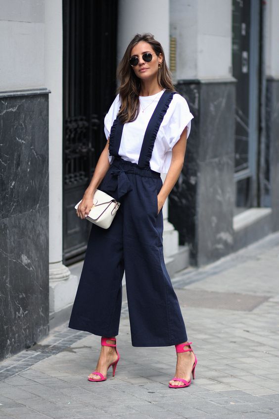 Stílusiskola: a szezon kedvencei a kantáros nadrágok -  -  - divat, kantáros nadrág, nyár, outfit, stílus, 
