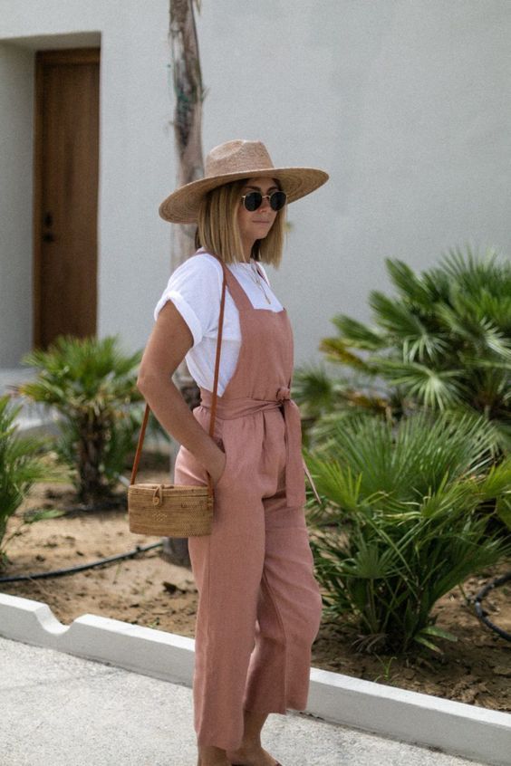 Stílusiskola: a szezon kedvencei a kantáros nadrágok -  -  - divat, kantáros nadrág, nyár, outfit, stílus, 