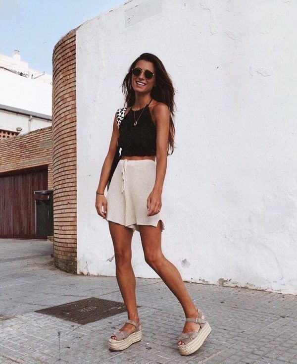 Stílusiskola: így viselj crop topokat -  -  - crop top, divat, kánikula, nyár, outfit, stílus, 