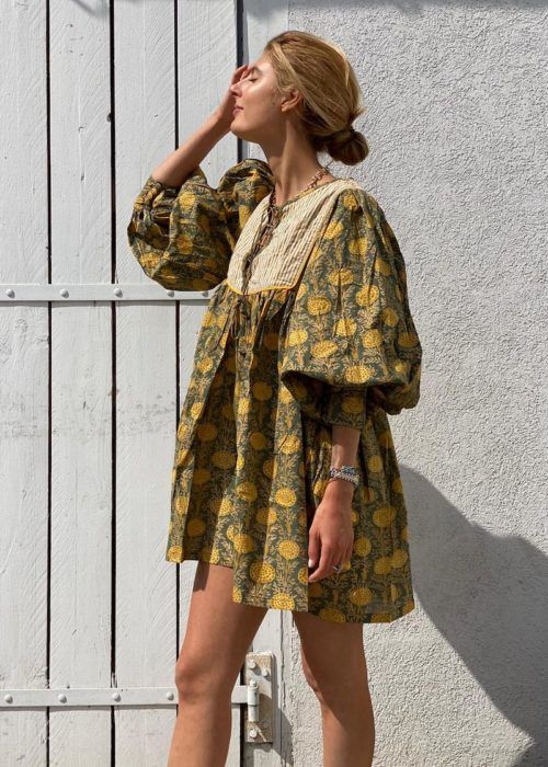 Stílusiskola: így viselj laza virágos ruhákat -  -  - divat, laza ruhák, nyár, outfit, stílus, virágos ruhák, 