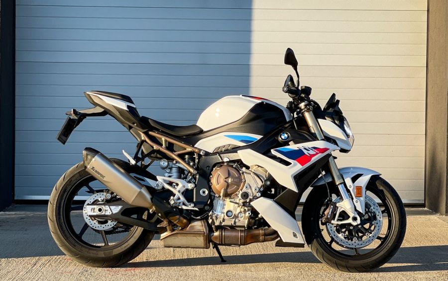 Kell valami vadság – BMW S1000R - Autó & Motor - MOBILITY - BMW motor S1000R, BMW nakedbike, BMW S 1000R teszt, BMW S1000R, s1000r, 