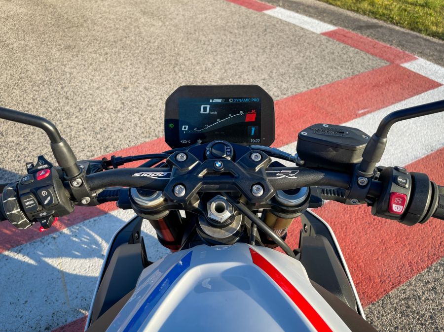 Kell valami vadság – BMW S1000R - Autó & Motor - MOBILITY - BMW motor S1000R, BMW nakedbike, BMW S 1000R teszt, BMW S1000R, s1000r, 