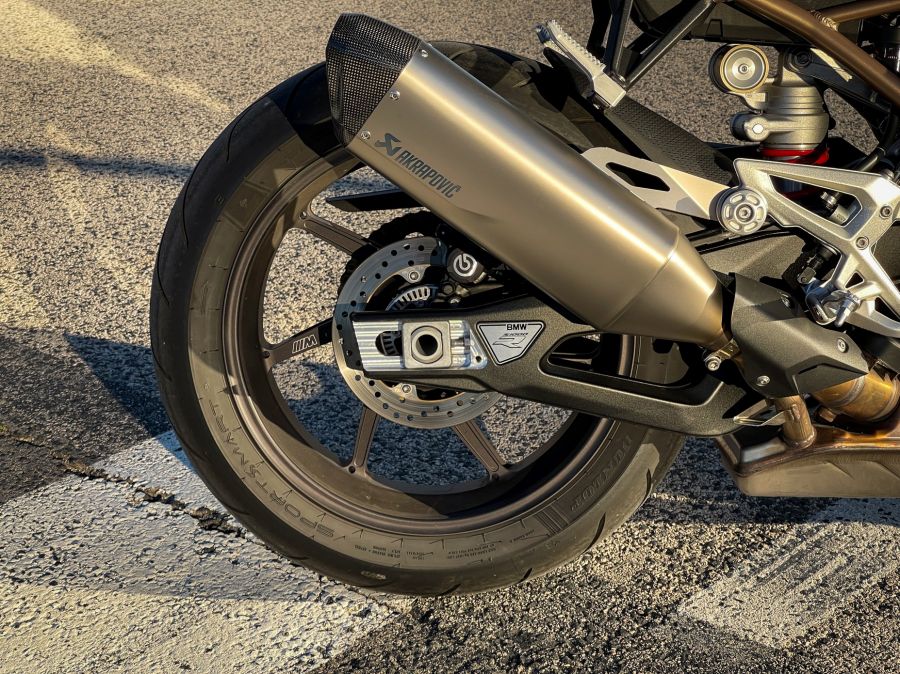 Kell valami vadság – BMW S1000R - Autó & Motor - MOBILITY - BMW motor S1000R, BMW nakedbike, BMW S 1000R teszt, BMW S1000R, s1000r, 