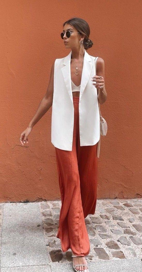 Stílusiskola: így viselj nyáron mellényeket -  -  - divat, kánikula, meleg, mellény, nyár, outfit, stílus, 