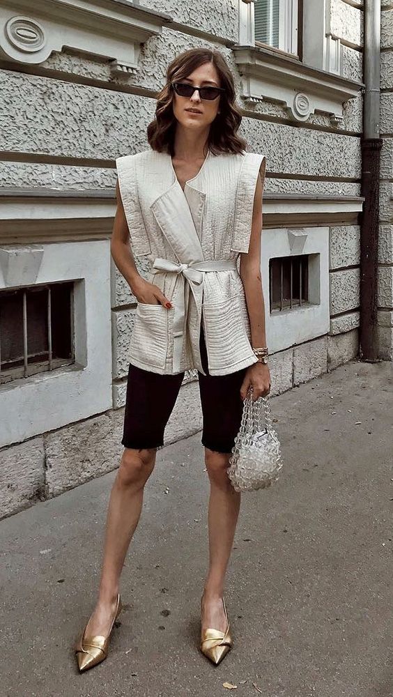 Stílusiskola: így viselj nyáron mellényeket -  -  - divat, kánikula, meleg, mellény, nyár, outfit, stílus, 