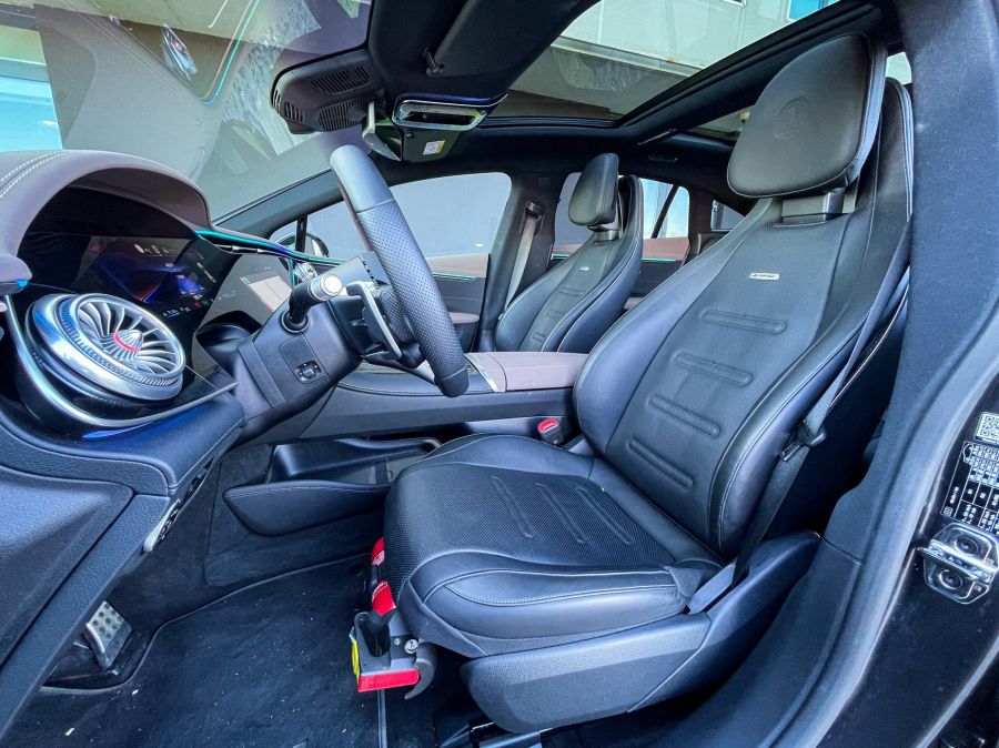 Szélesvásznú vetítés – Mercedes-Benz AMG EQS 53 4Matic - Autó & Motor - MOBILITY -