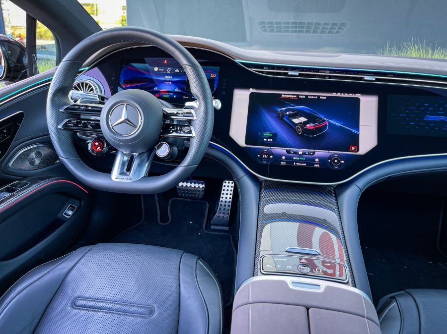 Szélesvásznú vetítés – Mercedes-Benz AMG EQS 53 4Matic - Autó & Motor - MOBILITY -