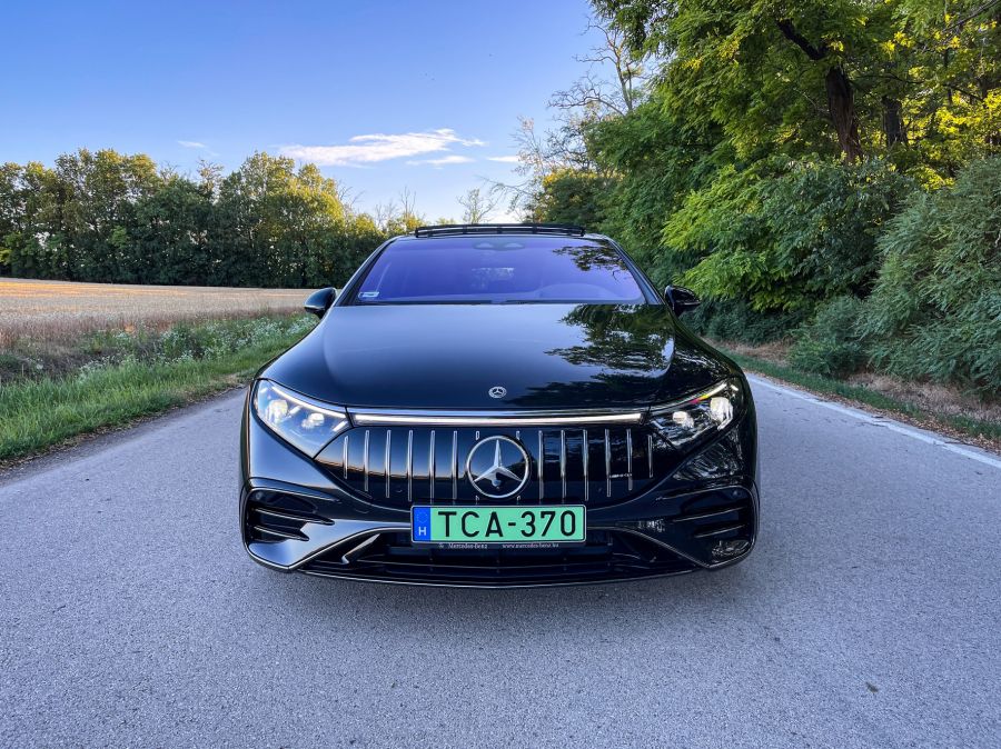 Szélesvásznú vetítés – Mercedes-Benz AMG EQS 53 4Matic - Autó & Motor - MOBILITY -