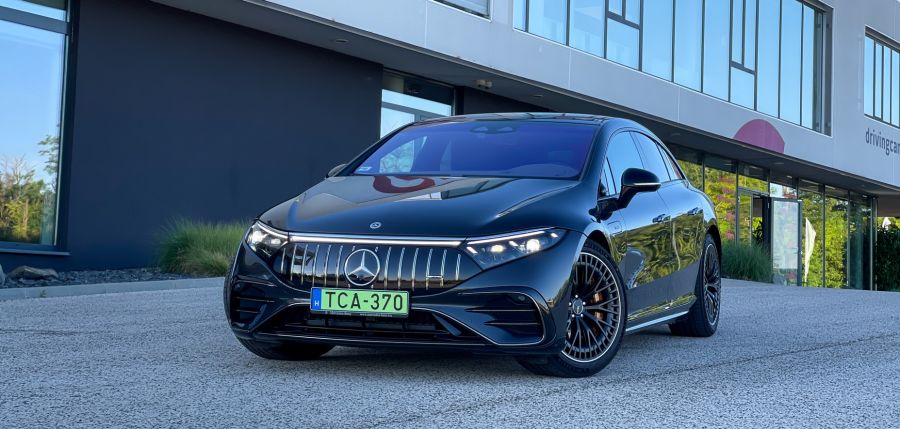 Szélesvásznú vetítés – Mercedes-Benz AMG EQS 53 4Matic - Autó & Motor - MOBILITY -