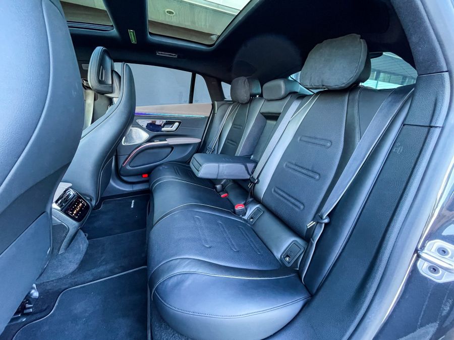 Szélesvásznú vetítés – Mercedes-Benz AMG EQS 53 4Matic - Autó & Motor - MOBILITY -