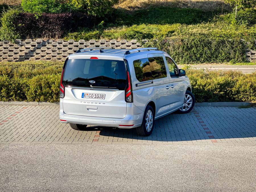 For(d)radalom, avagy a három valójában négy - Ford Tourneo Connect 2.0 dízel L2 - Autó & Motor - MOBILITY - Ford Tourneo Connect L2 2.0 teszt, Ford Tourneo Connect teszt, tourneo connect 2022, Tourneo Connect dízel teszt, Tourneo L2 dízel 2022 teszt, 