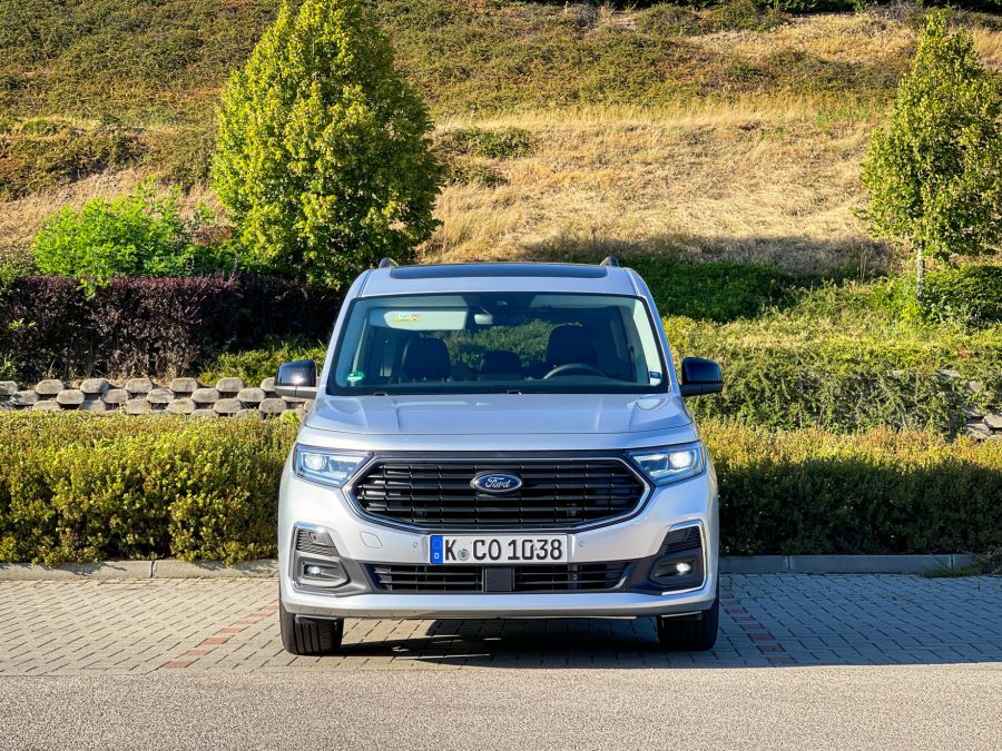 For(d)radalom, avagy a három valójában négy - Ford Tourneo Connect 2.0 dízel L2 - Autó & Motor - MOBILITY - Ford Tourneo Connect L2 2.0 teszt, Ford Tourneo Connect teszt, tourneo connect 2022, Tourneo Connect dízel teszt, Tourneo L2 dízel 2022 teszt, 