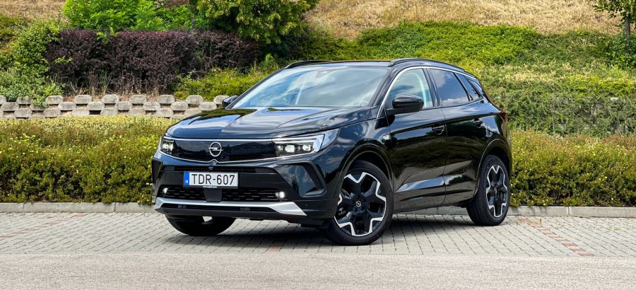 Hozza a formát - Opel Grandland 1.5D - Autó & Motor - MOBILITY - 2021 opel grandland 1.5 D teszt, 2021 opel grandland dízel teszt, 2022 opel grandland 1.5 dízel teszt, grandland 2022, grandland opel, grandland teszt,