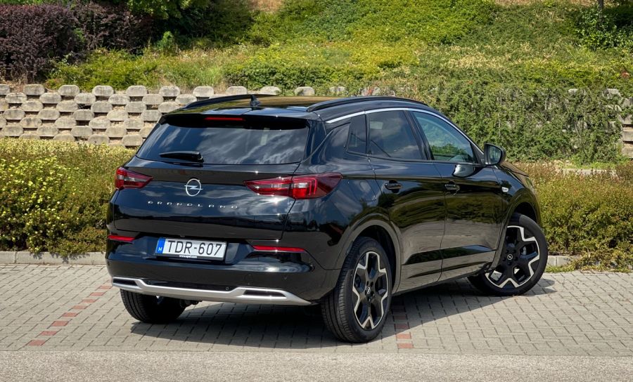 Hozza a formát - Opel Grandland 1.5D - Autó & Motor - MOBILITY - 2021 opel grandland 1.5 D teszt, 2021 opel grandland dízel teszt, 2022 opel grandland 1.5 dízel teszt, grandland 2022, grandland opel, grandland teszt,