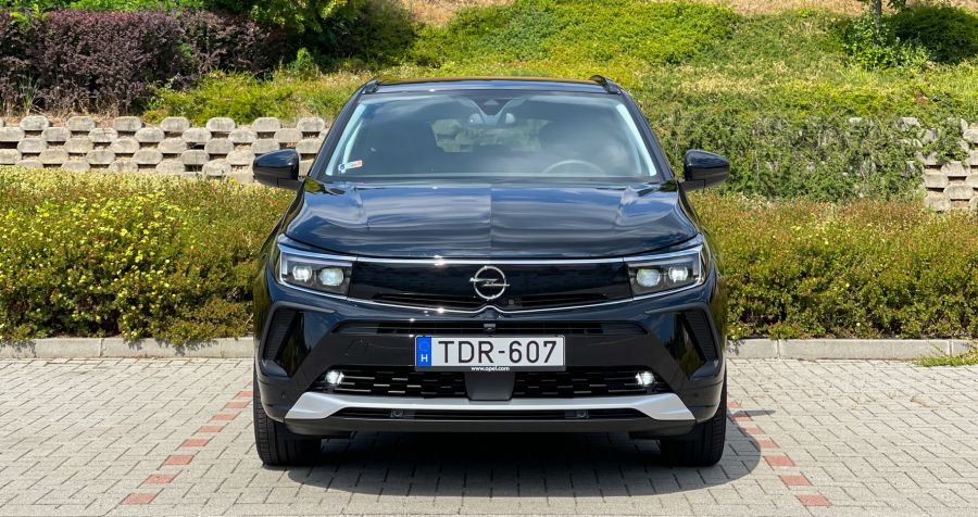 Hozza a formát - Opel Grandland 1.5D - Autó & Motor - MOBILITY - 2021 opel grandland 1.5 D teszt, 2021 opel grandland dízel teszt, 2022 opel grandland 1.5 dízel teszt, grandland 2022, grandland opel, grandland teszt,