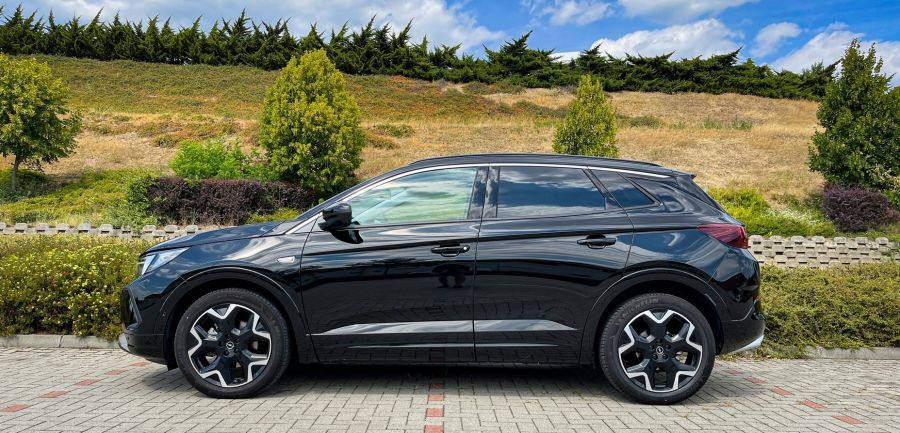 Hozza a formát - Opel Grandland 1.5D - Autó & Motor - MOBILITY - 2021 opel grandland 1.5 D teszt, 2021 opel grandland dízel teszt, 2022 opel grandland 1.5 dízel teszt, grandland 2022, grandland opel, grandland teszt,