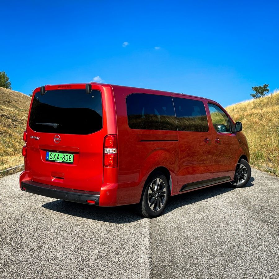 Mivé lettél Zafira? – Opel Zafira-e Life L Elegance - Autó & Motor - MOBILITY - 2022 Zafira-e Life Elegance teszt, Elektromos Zafira, Opel Zafira e Life L teszt, zafira e life, zafira-e, Zafira-e Life teszt,