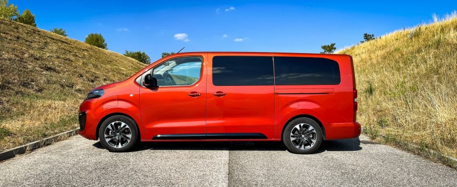 Mivé lettél Zafira? – Opel Zafira-e Life L Elegance - Autó & Motor - MOBILITY - 2022 Zafira-e Life Elegance teszt, Elektromos Zafira, Opel Zafira e Life L teszt, zafira e life, zafira-e, Zafira-e Life teszt,