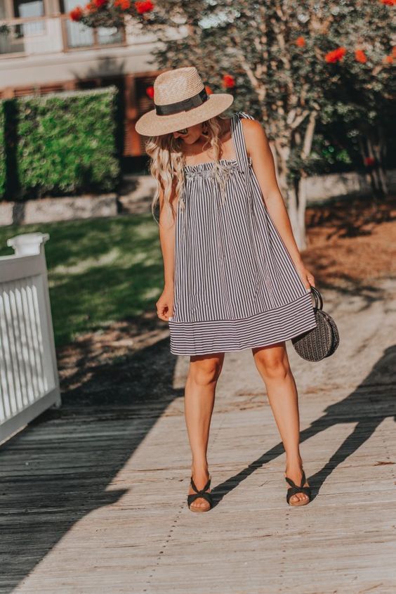 Stílusiskola: mindenképpen be kell szerezned egy csíkos ruhát -  -  - csíkos ruha, divat, nyár, outfit, stílus, 