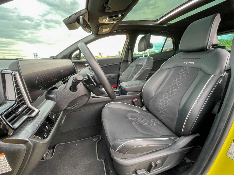 Lágy és barátságos - KIA Sportage 180 Hybrid 48V benzin DCT GT-Line - Autó & Motor - MOBILITY - Kia Sportage 180 Hybrid DCT GT-Line teszt, Kia Sportage mild-hybrid teszt, sportage 2022, sportage kia, Sportage mild-hybrid teszt, sportage teszt, 