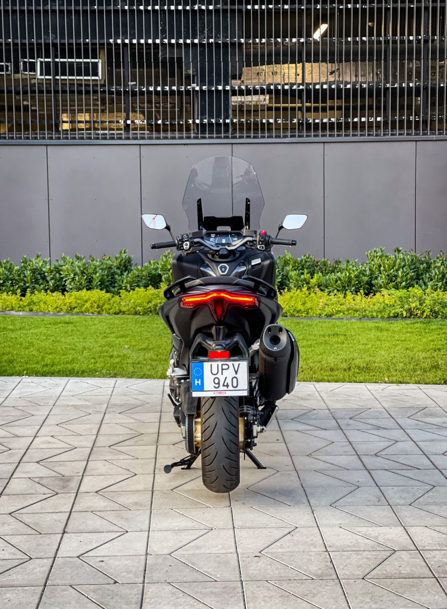 A robogóba csomagolt motor – 2022 Yamaha TMax 560 TechMax - Autó & Motor - MOBILITY - 2022 Yamaha TMax 560 TechMax teszt, 2022 Yamaha TMax 560 teszt, T-Max Tech Max teszt, Yamaha TMax teszt,
