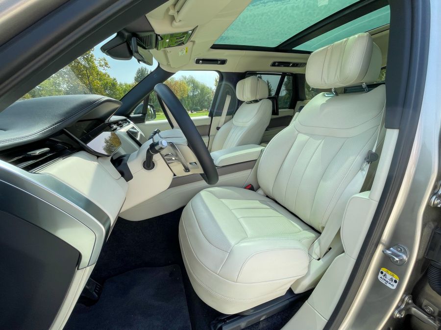 Az arisztokrácia „diszkrét” bája – Range Rover D350 First Edition MHEV - Autó & Motor - MOBILITY - 2022 Range Rover D350 MHEV teszt, 2022 Range Rover First Edition D350 MHEV teszt, range rover, Range Rover dízel teszt, Range Rover teszt, 