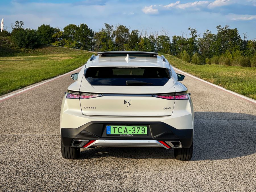 De Szép – DS 4 Cross Rivoli E-tense - Autó & Motor - MOBILITY - 2022 DS4 teszt, DS 4 Cross Rivoli teszt, ds4 auto, DS4 cross teszt, ds4 teszt, 